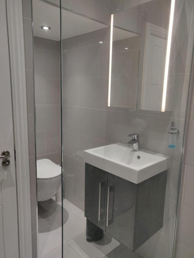 Stunning Double Room In Harrow Wembley - Khoob House Londres Exterior foto