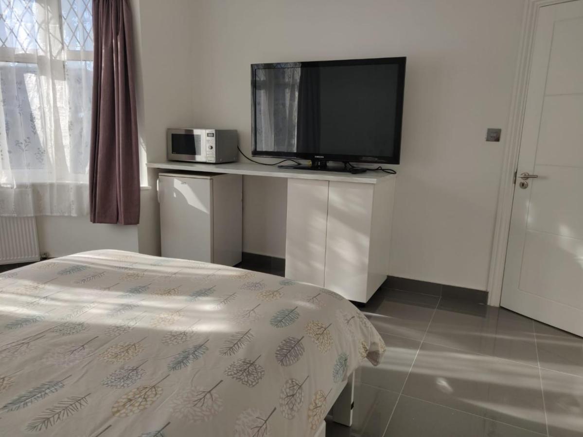 Stunning Double Room In Harrow Wembley - Khoob House Londres Exterior foto