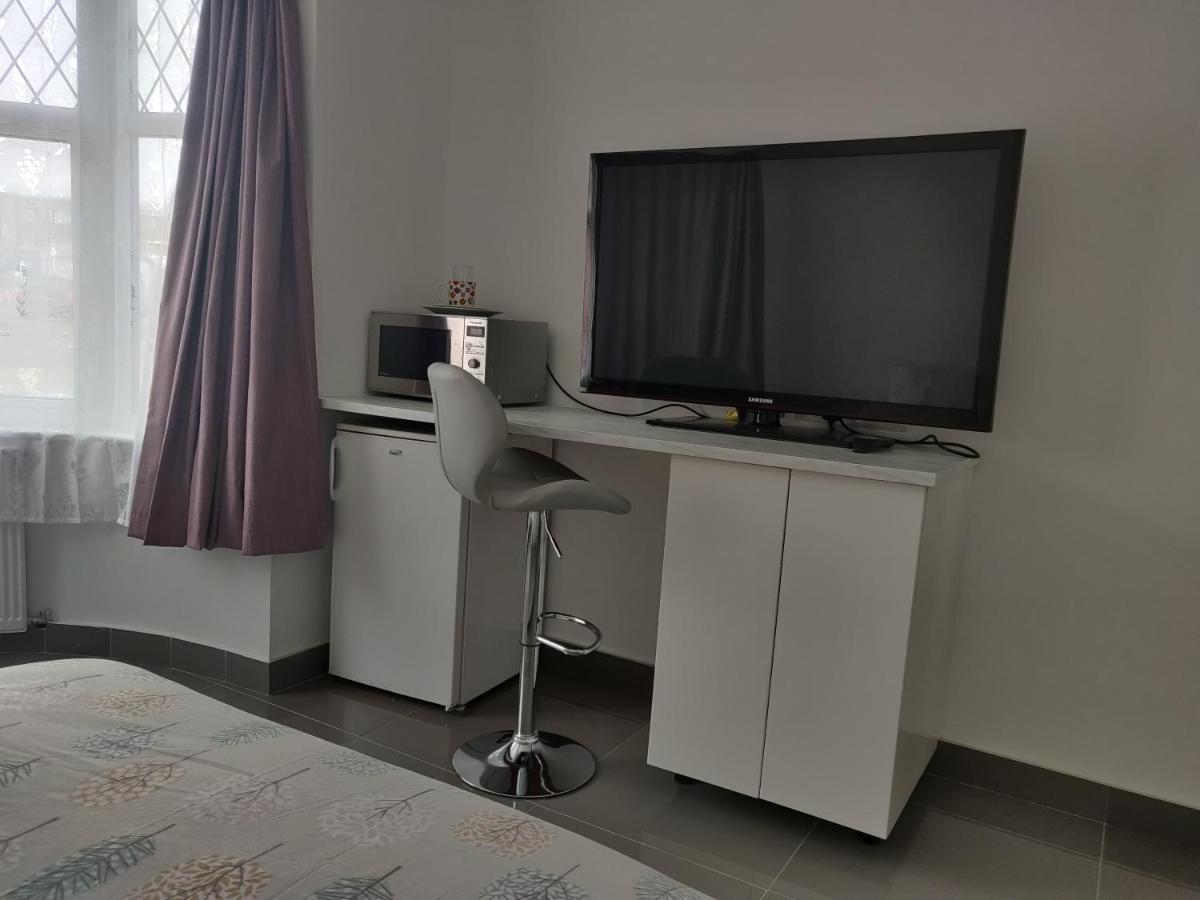 Stunning Double Room In Harrow Wembley - Khoob House Londres Exterior foto