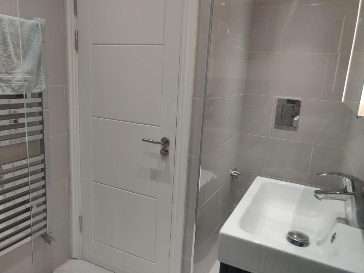 Stunning Double Room In Harrow Wembley - Khoob House Londres Exterior foto